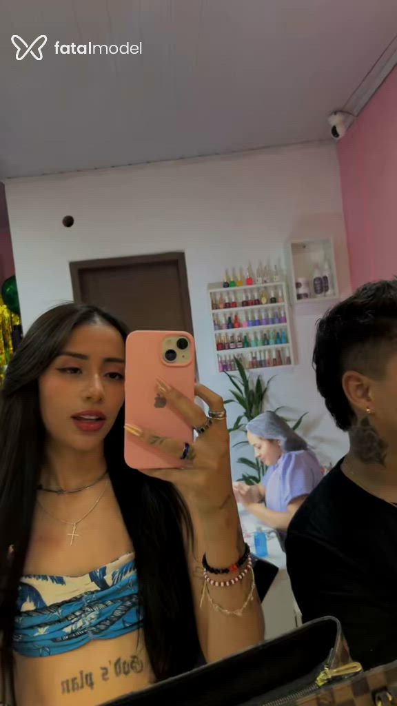 Acompanhante mulher com cabelo castanho de olhos castanhos em Rolim de Moura Acompanhante mulher com cabelo castanho de olhos castanhos em Rolim de Moura - Kisha