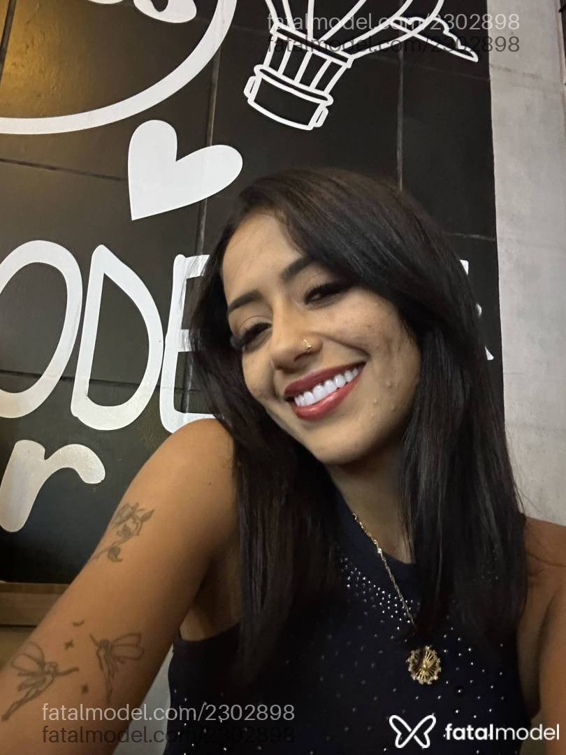 Acompanhante mulher com cabelo castanho de olhos castanhos - Kisha Santoro