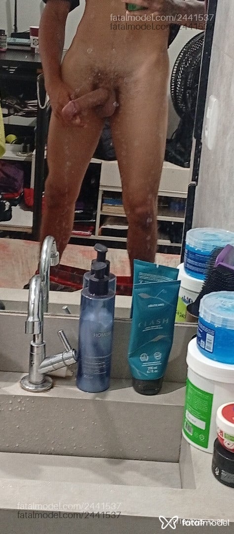 Acompanhante homem morena (o) de olhos castanhos em Assis - Menoranonimo
