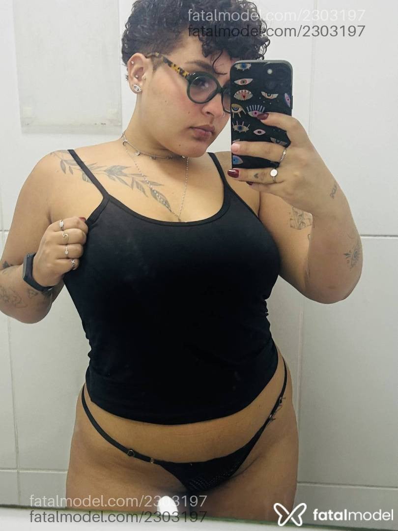Acompanhante mulher morena (o) de olhos verdes em Rio de Janeiro Acompanhante mulher morena (o) de olhos verdes em Rio de Janeiro - Gio