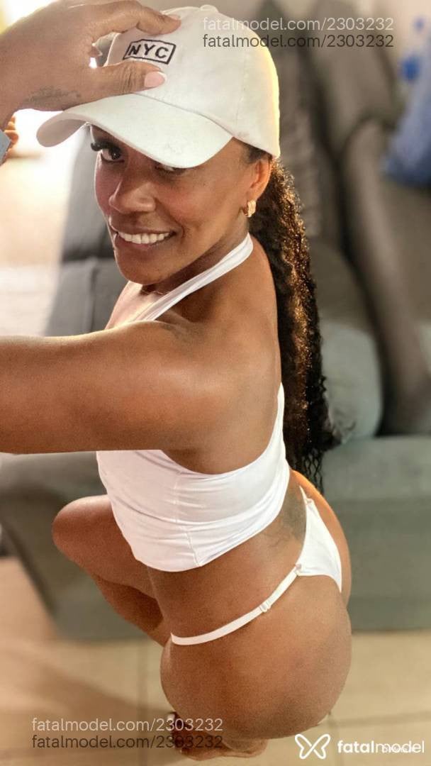 Acompanhante mulher morena (o) de olhos castanhos - Maluzinha