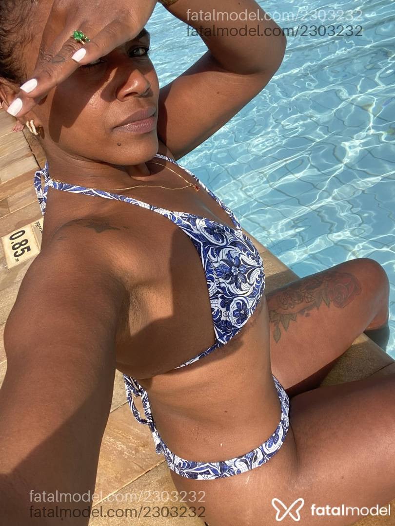 Acompanhante mulher morena (o) de olhos castanhos - Maluzinha