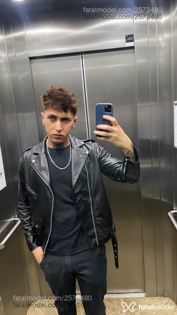Acompanhante homem morena (o) de olhos castanhos em Brasília - Lucas Alves