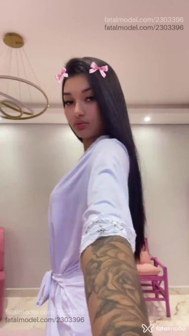 Acompanhante mulher morena (o) de olhos pretos - Bella Campos