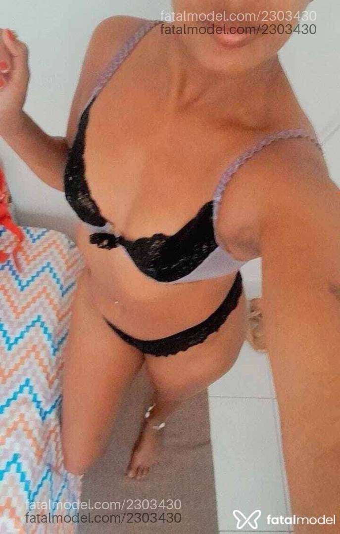 Acompanhante mulher loira (o) de olhos castanhos em Brasília Acompanhante mulher loira (o) de olhos castanhos em Brasília - Annefyre