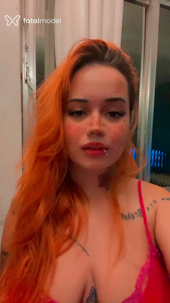 Acompanhante mulher ruiva (o) de olhos castanhos em Guarapari Acompanhante mulher ruiva (o) de olhos castanhos em Guarapari - Lua Bentez