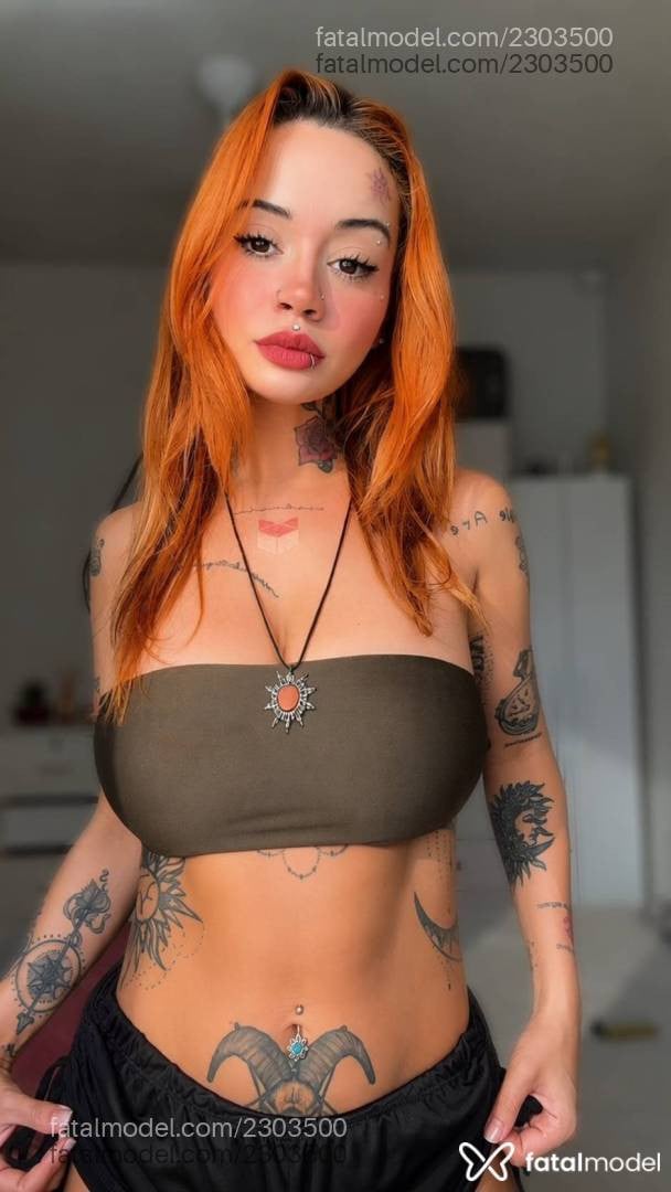Acompanhante mulher ruiva (o) de olhos castanhos - Lua Bentez