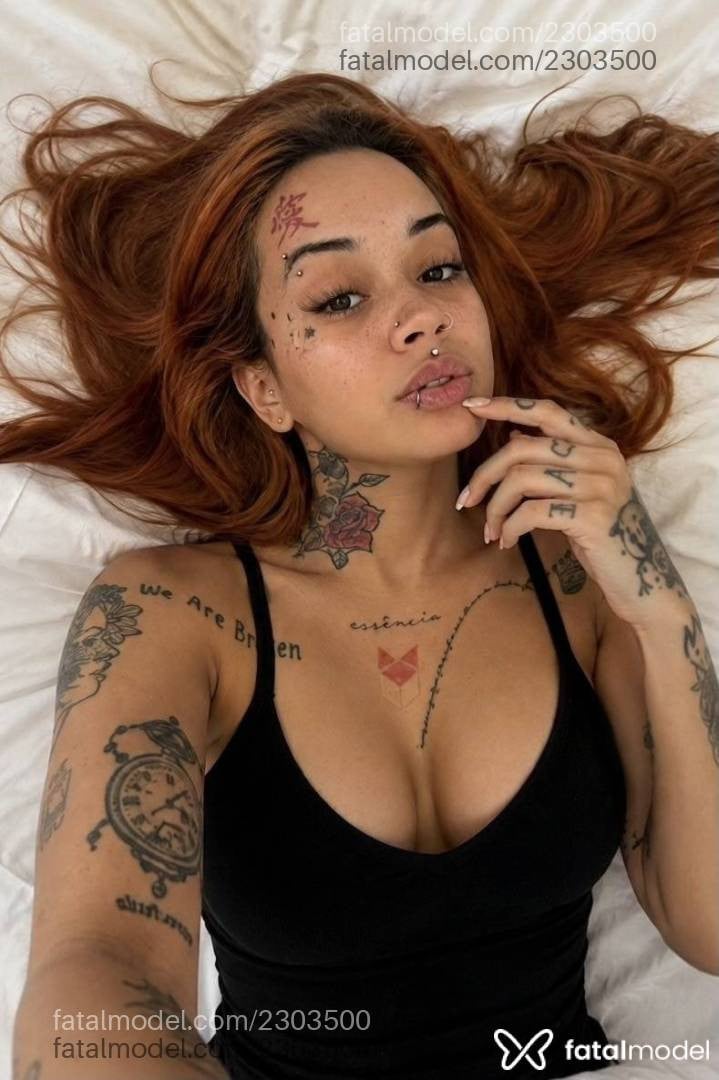 Acompanhante mulher ruiva (o) de olhos castanhos - Lua Bentez