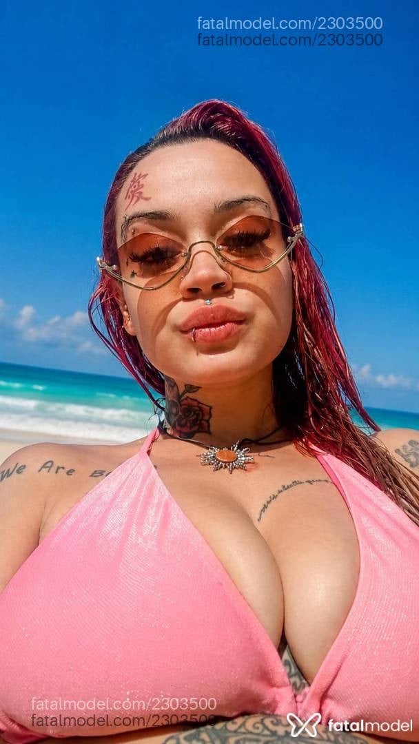 Acompanhante mulher ruiva (o) de olhos castanhos em Guarapari - Lua Bentez