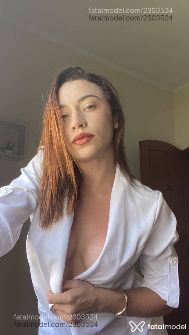 Acompanhante mulher ruiva (o) de olhos castanhos - Faniifox