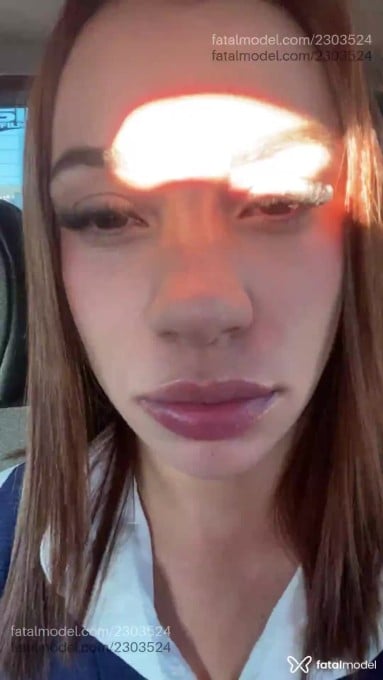 Acompanhante mulher ruiva (o) de olhos castanhos - Faniifox
