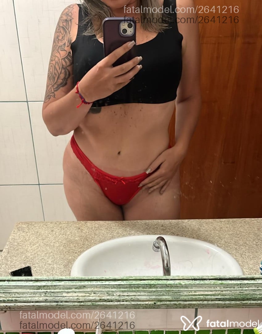 Acompanhante mulher loira (o) de olhos castanhos em Virtual - Barbara