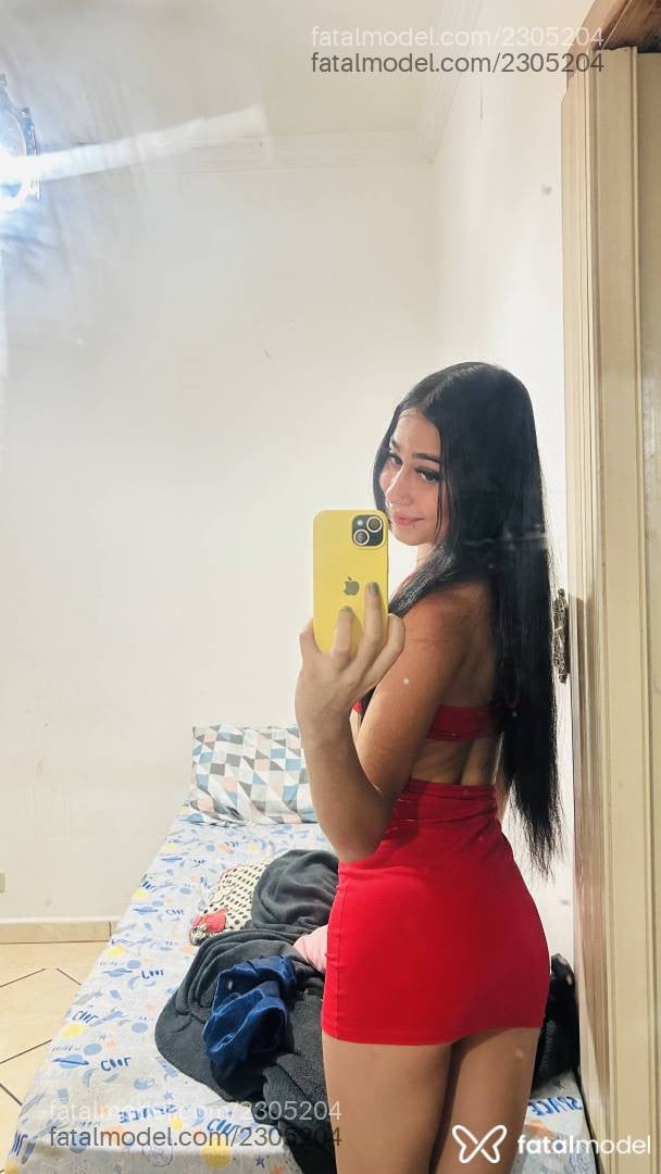 Acompanhante mulher trans morena (o) de olhos castanhos - Camilla