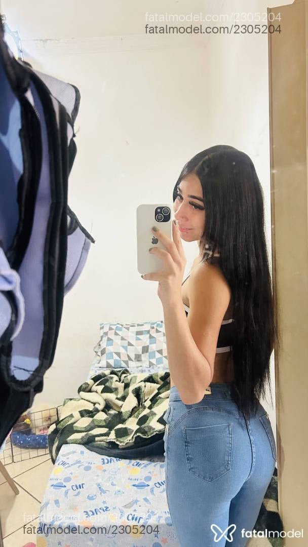 Acompanhante mulher trans morena (o) de olhos castanhos - Camilla