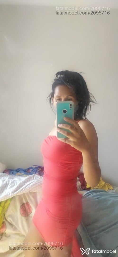 Acompanhante mulher morena (o) de olhos pretos em Belo Horizonte Acompanhante mulher morena (o) de olhos pretos em Belo Horizonte - Erika