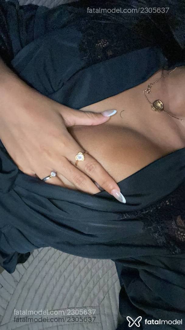 Acompanhante mulher morena (o) de olhos pretos em Ji-Paraná - Gaby