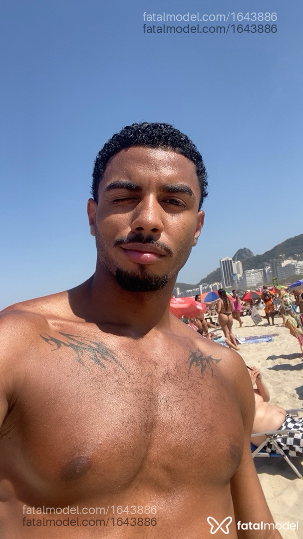 Acompanhante homem com cabelo castanho de olhos castanhos em Rio de Janeiro Acompanhante homem com cabelo castanho de olhos castanhos em Rio de Janeiro - Vitor Duarte