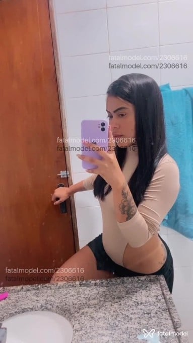 Acompanhante mulher com cabelo castanho de olhos pretos em Campina Grande Acompanhante mulher com cabelo castanho de olhos pretos em Campina Grande - Letícia