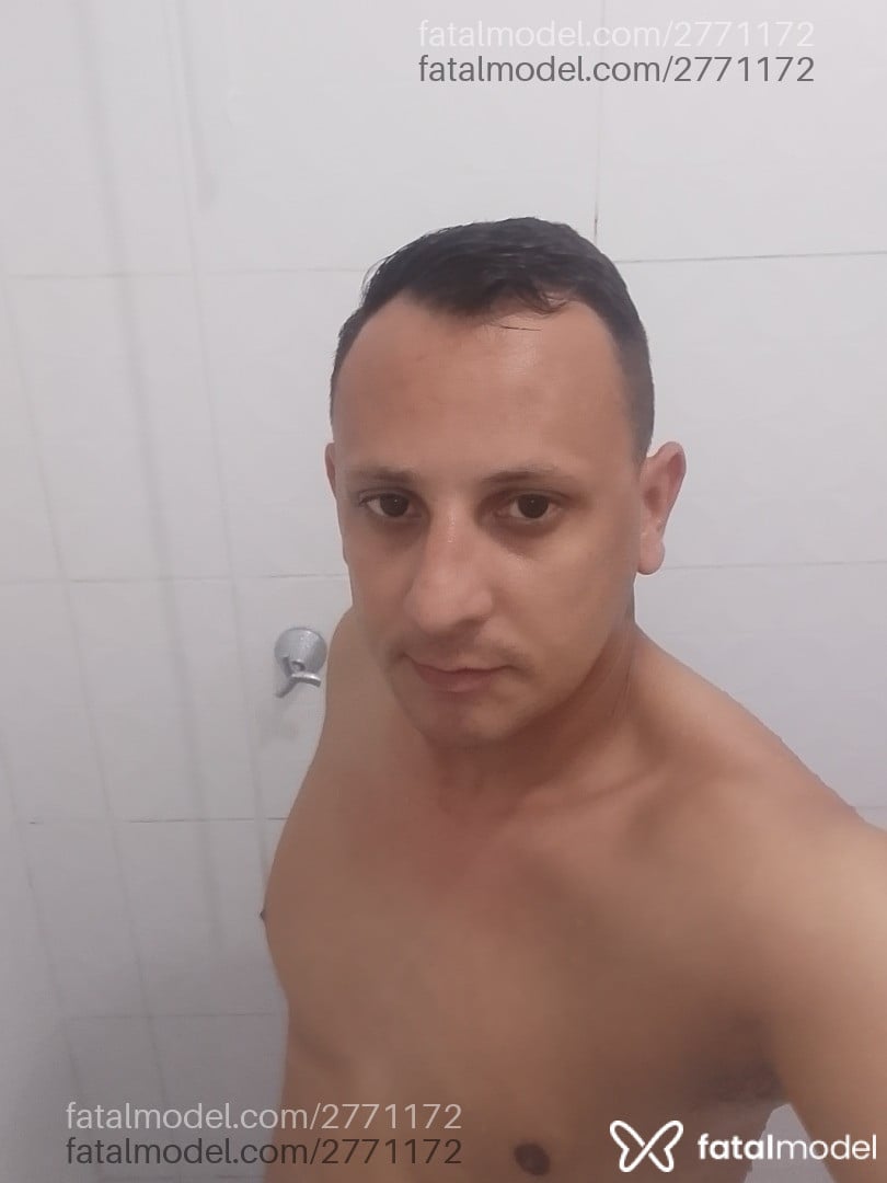 Acompanhante homem com cabelo castanho de olhos castanhos em Joinville - Anderson
