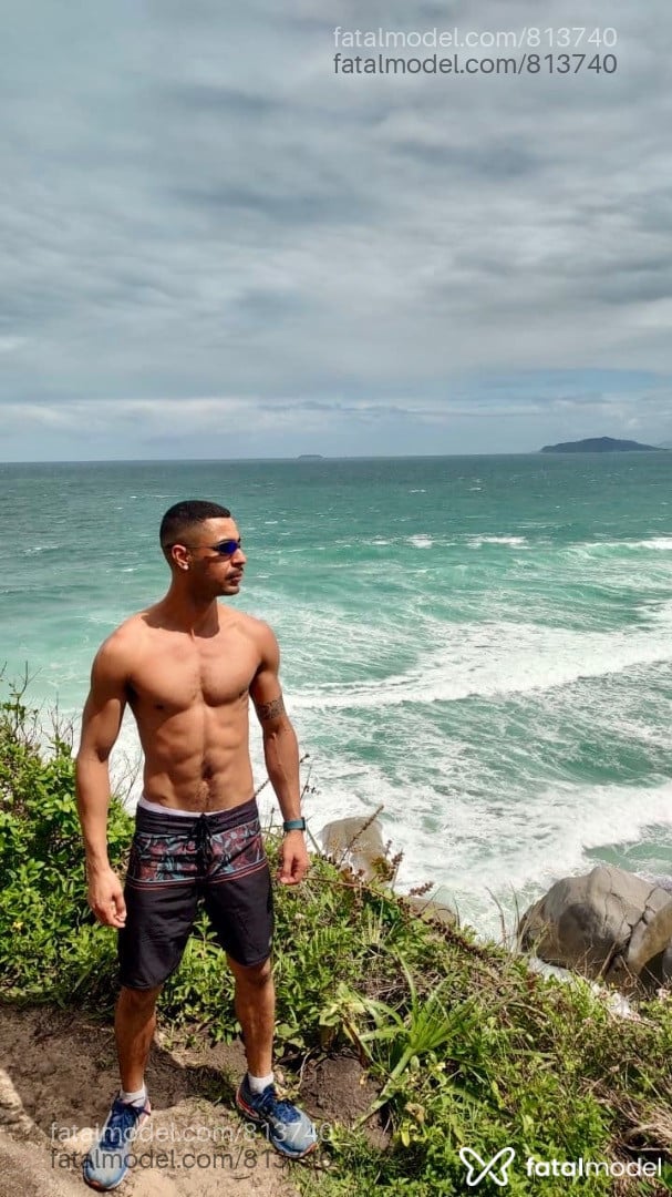 Acompanhante homem morena (o) de olhos castanhos em São José Acompanhante homem morena (o) de olhos castanhos em São José - William