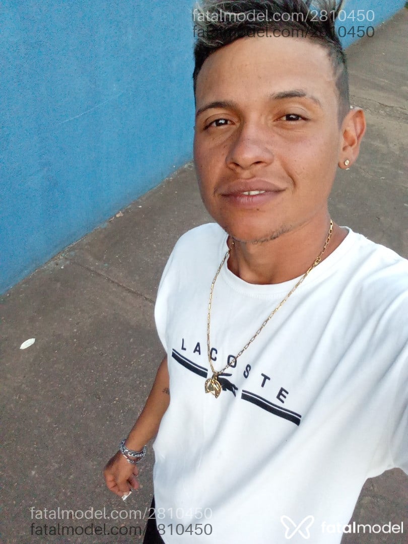Acompanhante homem com cabelo colorido de olhos pretos em Patos de Minas Acompanhante homem com cabelo colorido de olhos pretos em Patos de Minas - Wallace Monteiro