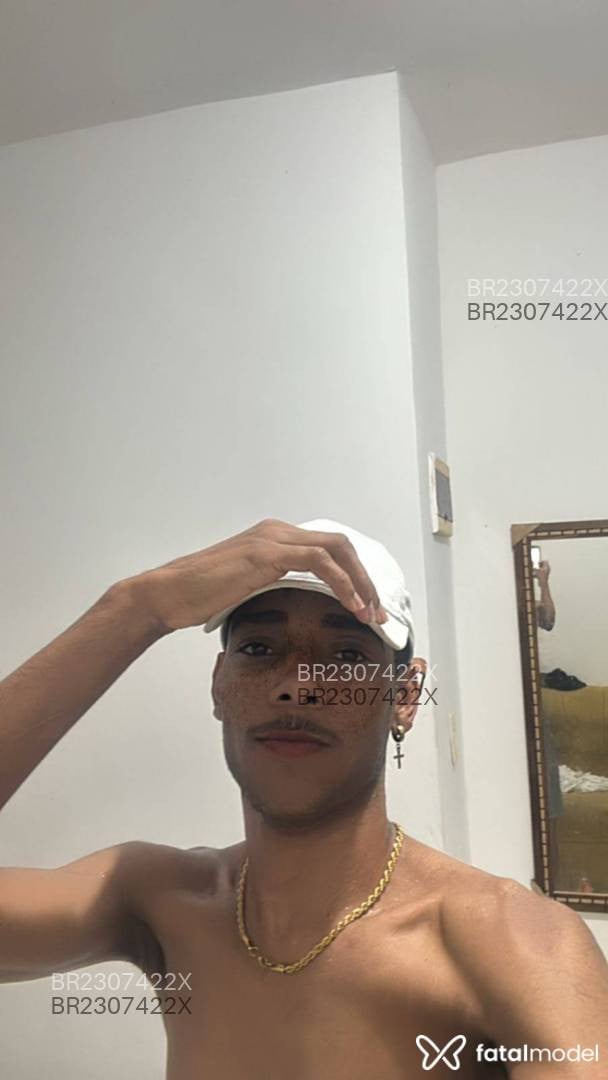 Acompanhante homem morena (o) de olhos castanhos - Lucas Acompanhante homem morena (o) de olhos castanhos - Lucas