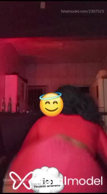 Acompanhante mulher com cabelo grisalho de olhos pretos em Redenção - Gonçalves