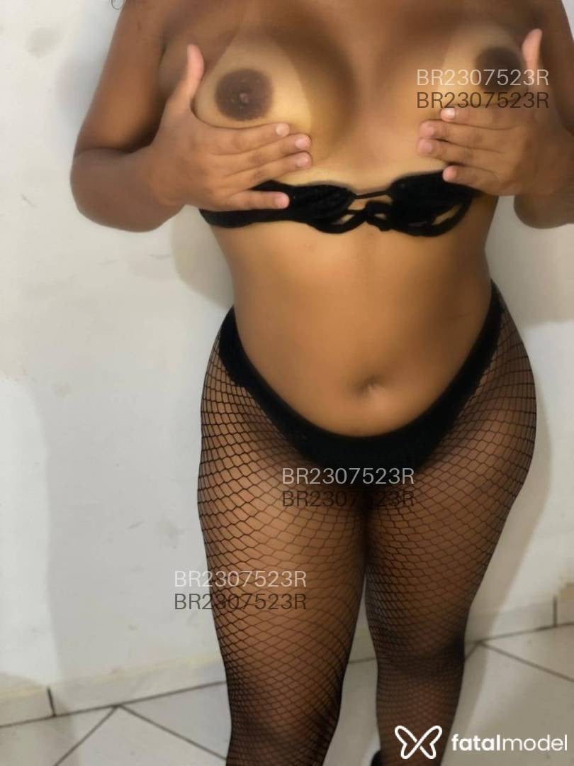 Acompanhante mulher com cabelo grisalho de olhos pretos em Redenção - Gonçalves