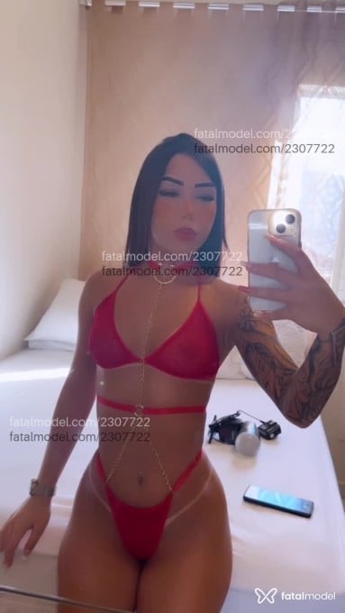 Acompanhante mulher com cabelo castanho de olhos castanhos em Balneário Camboriú - Melissa