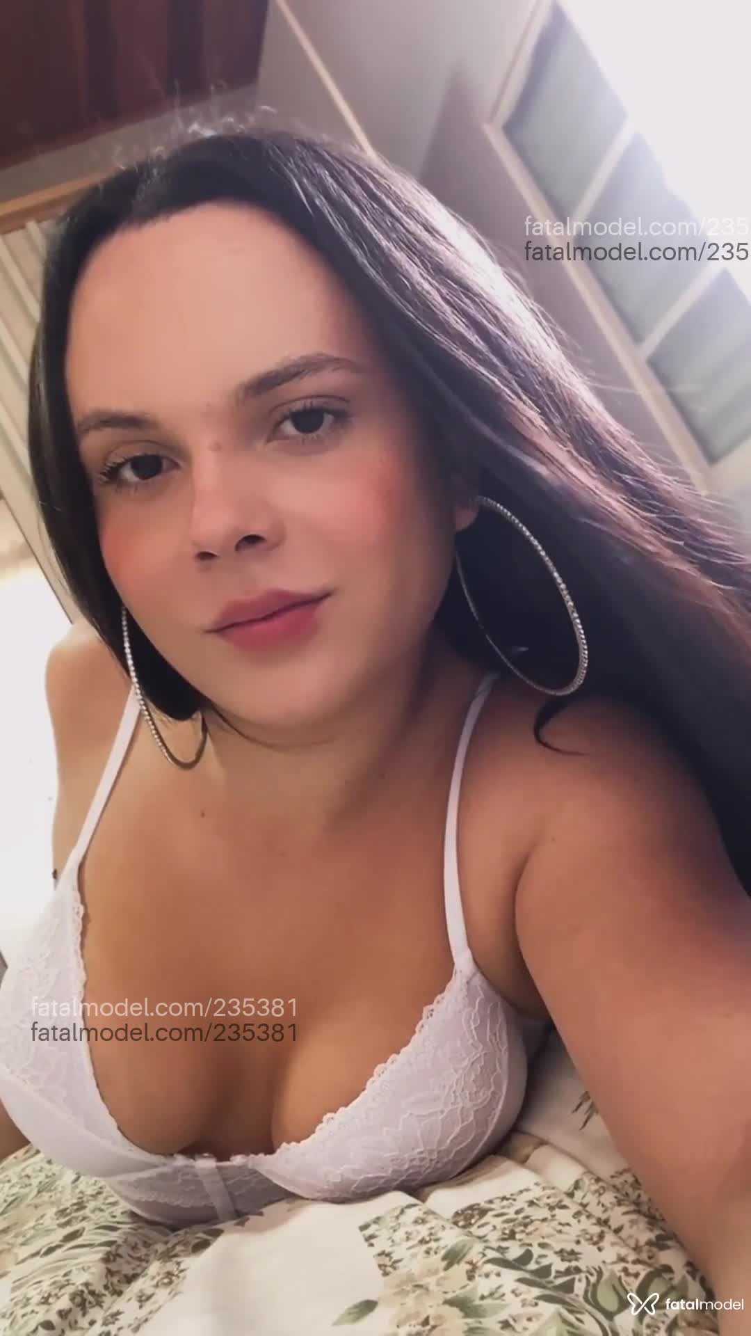 Acompanhante mulher trans com cabelo castanho de olhos castanhos em Osvaldo Cruz - Agatha