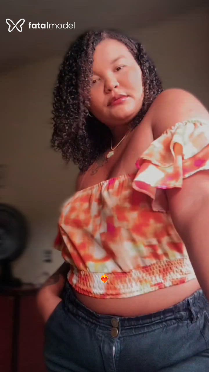 Acompanhante mulher com cabelo castanho de olhos pretos em Castanhal Acompanhante mulher com cabelo castanho de olhos pretos em Castanhal - Pricila Martins