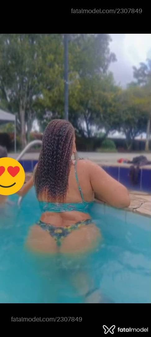 Acompanhante mulher com cabelo castanho de olhos pretos - Pricila Martins
