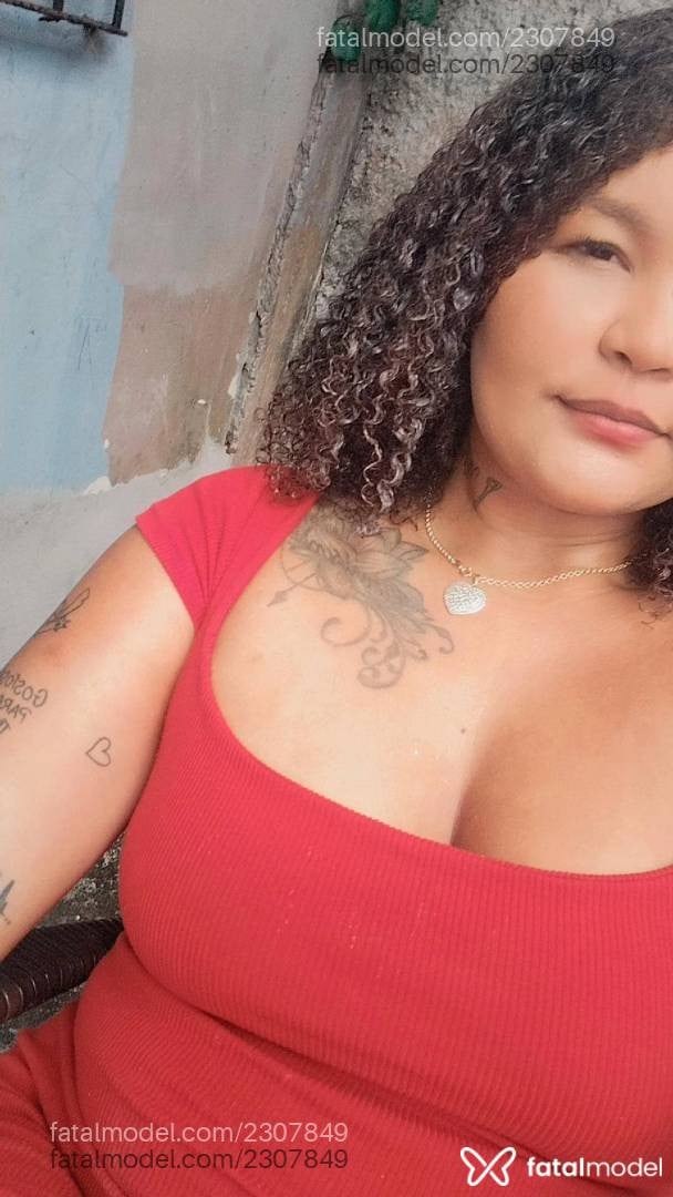 Acompanhante mulher com cabelo castanho de olhos pretos - Pricila Martins