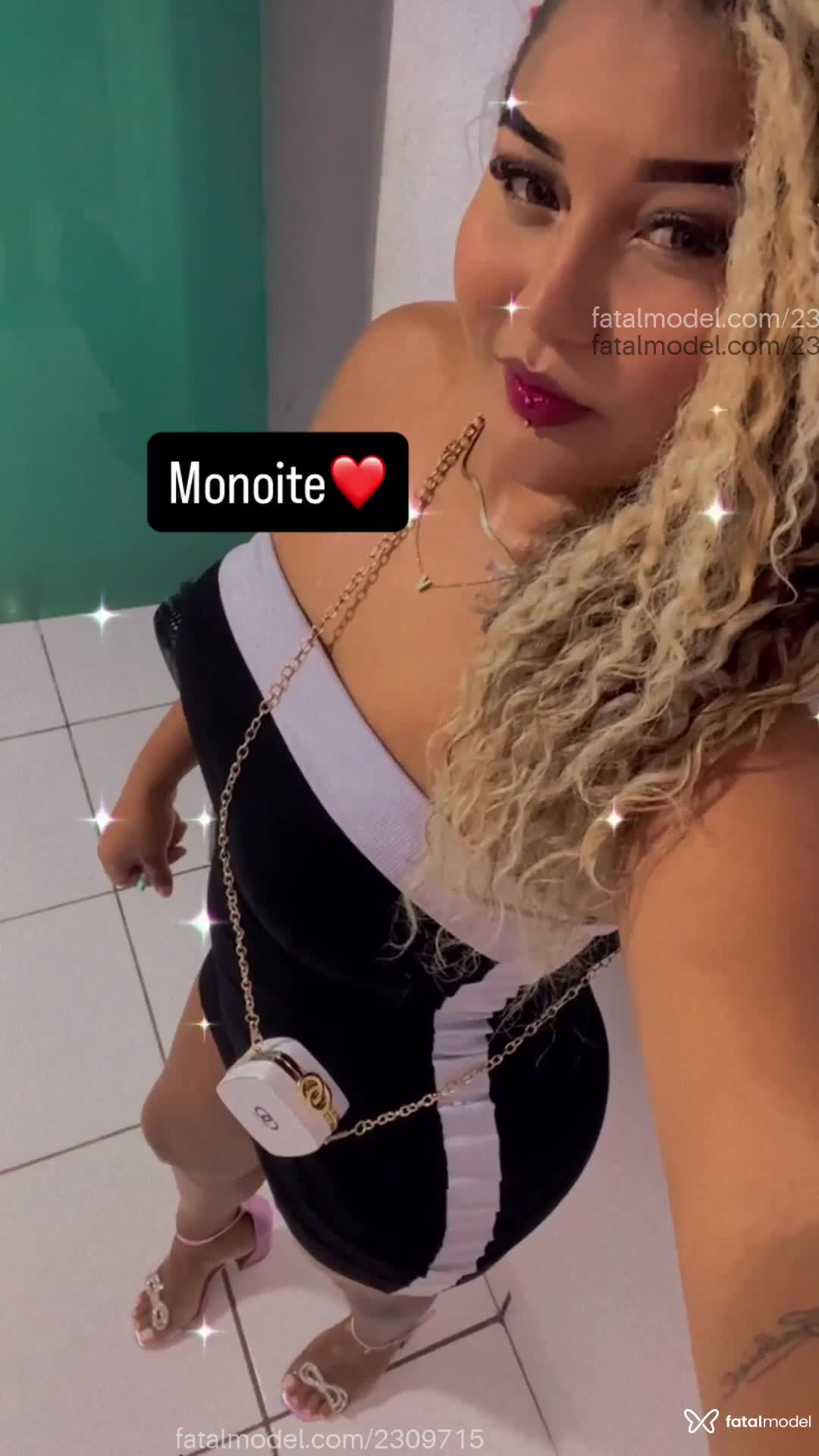Acompanhante mulher loira (o) de olhos mel em Manaus - Julinha