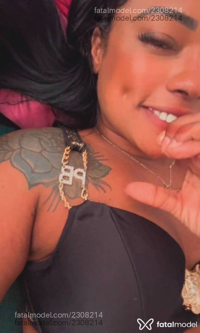 Acompanhante mulher morena (o) de olhos castanhos - Adrielly Oliveira