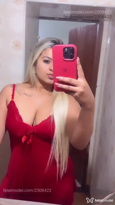 Acompanhante mulher loira (o) de olhos castanhos em Ribeirão Preto - Bia