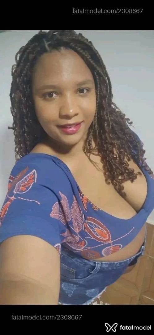 Acompanhante mulher morena (o) de olhos pretos - Julia