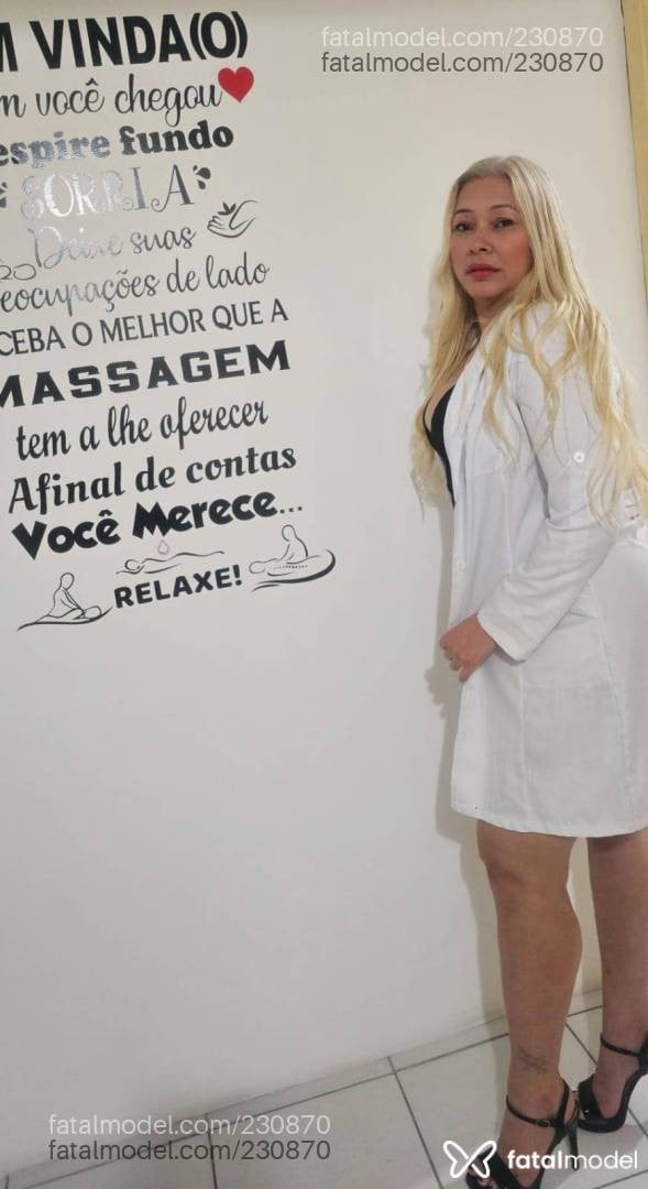 Acompanhante mulher loira (o) de olhos castanhos em São Carlos - Leona