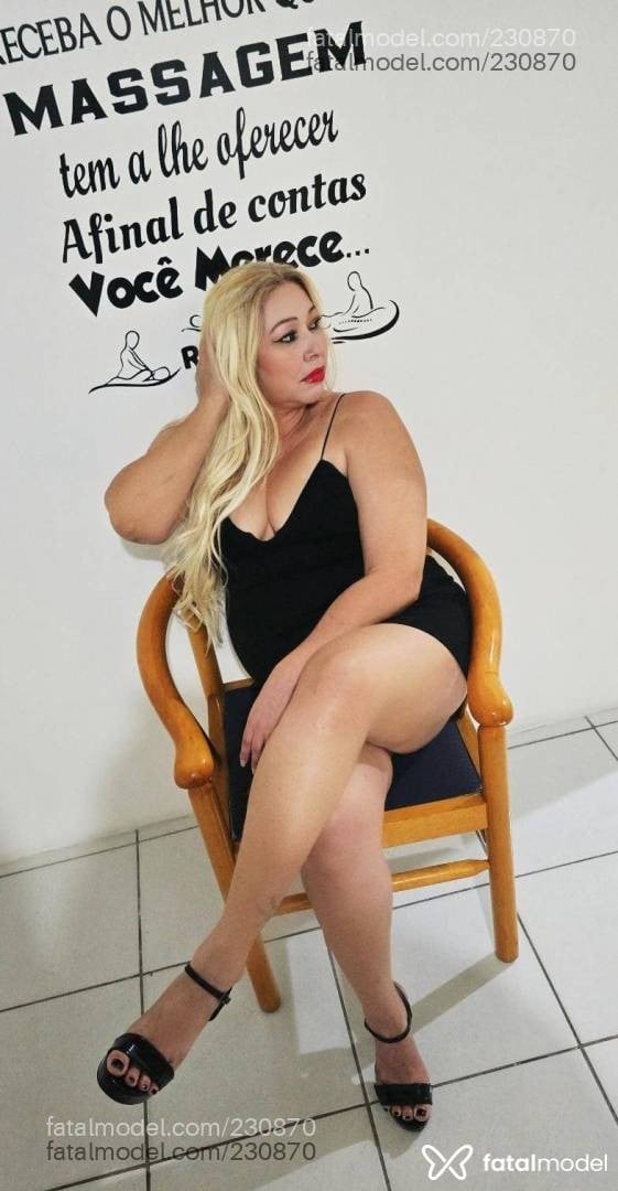 Acompanhante mulher loira (o) de olhos castanhos em São Carlos - Leona