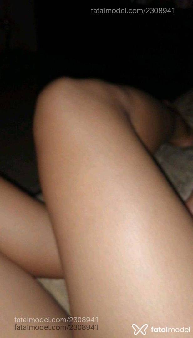 Acompanhante mulher loira (o) de olhos castanhos - Larissa Veiga