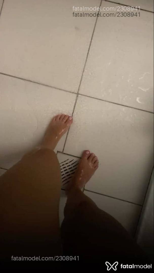Acompanhante mulher loira (o) de olhos castanhos - Larissa Veiga