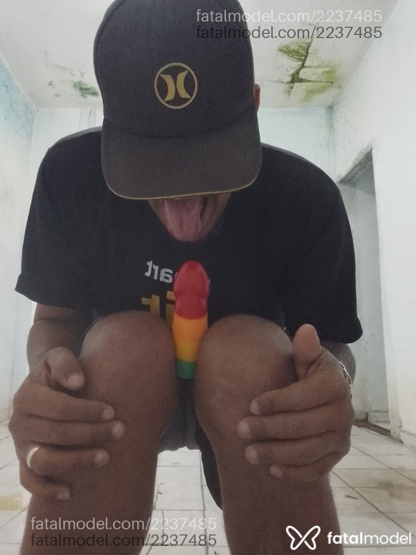 Acompanhante homem morena (o) de olhos castanhos em Praia Grande Acompanhante homem morena (o) de olhos castanhos em Praia Grande - Denis