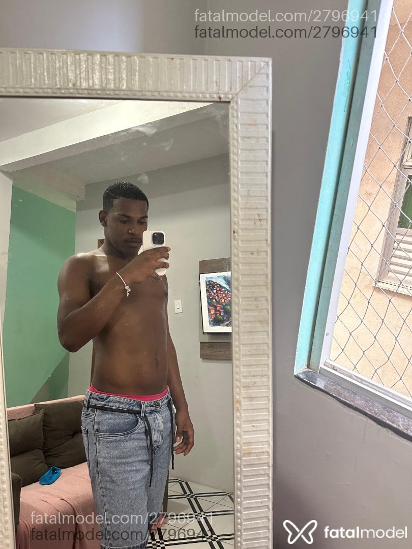 Acompanhante homem morena (o) de olhos pretos em Salvador - Henrique