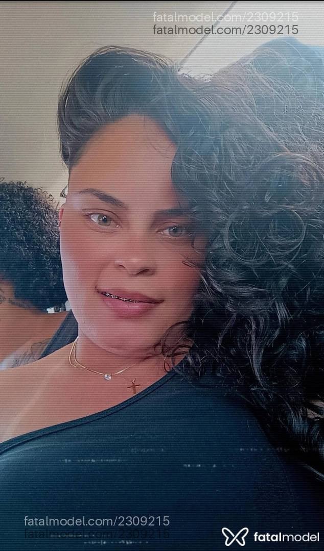 Acompanhante mulher com cabelo castanho de olhos verdes em Campos do Jordão Acompanhante mulher com cabelo castanho de olhos verdes em Campos do Jordão - Carol Barcellos