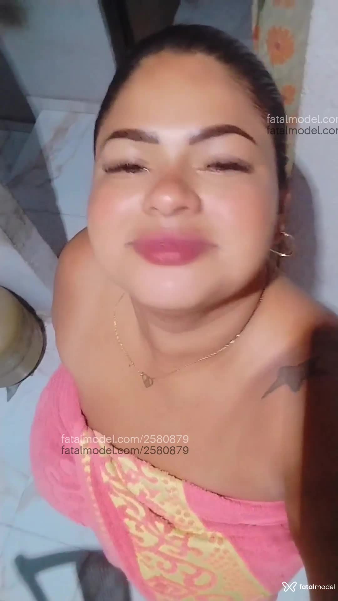 Acompanhante mulher morena (o) de olhos castanhos em Virtual Acompanhante mulher morena (o) de olhos castanhos em Virtual - Bruna