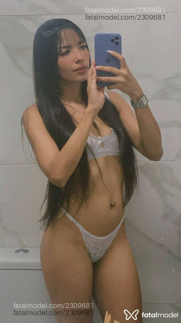 Acompanhante mulher com cabelo castanho de olhos castanhos em Rio de Janeiro Acompanhante mulher com cabelo castanho de olhos castanhos em Rio de Janeiro - Mya Soray