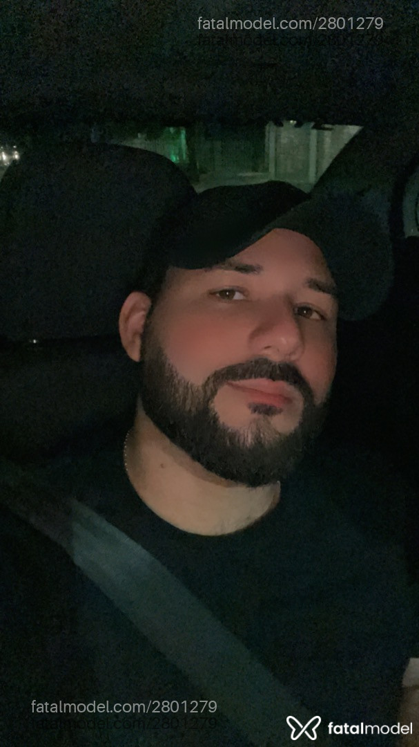 Acompanhante homem morena (o) de olhos castanhos em Virtual Acompanhante homem morena (o) de olhos castanhos em Virtual - Junior