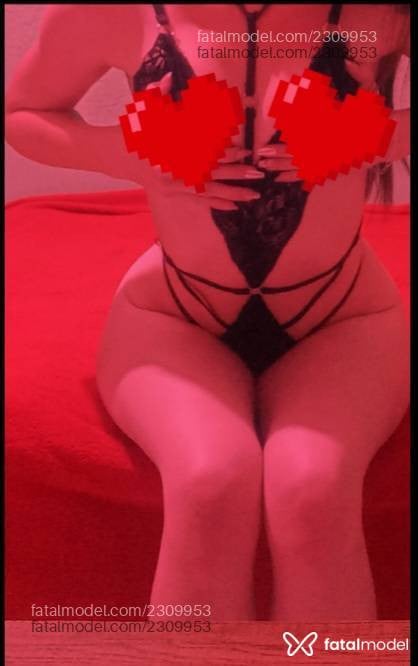 Acompanhante mulher com cabelo castanho de olhos mel - Sabrina Ferrari