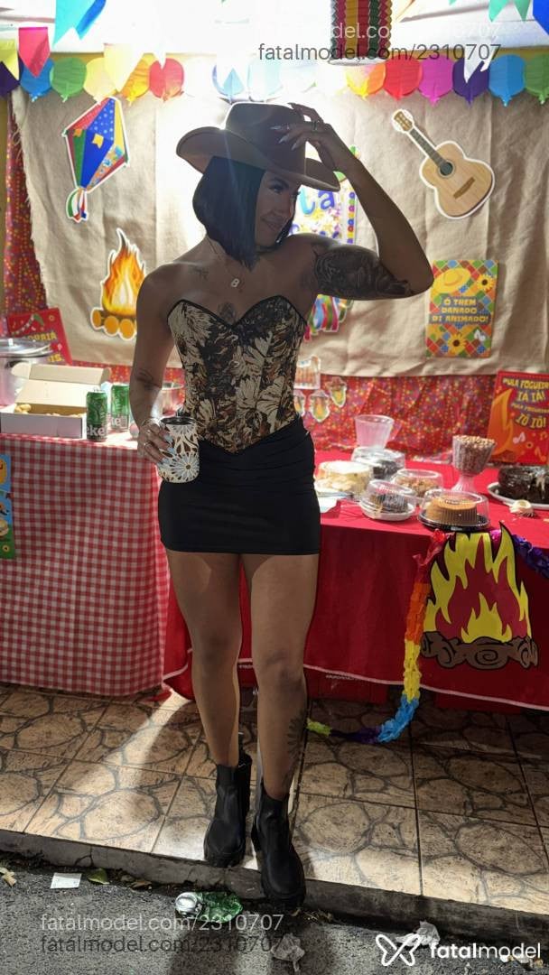 Acompanhante mulher morena (o) de olhos castanhos em Rio de Janeiro - Julia Mitrovic