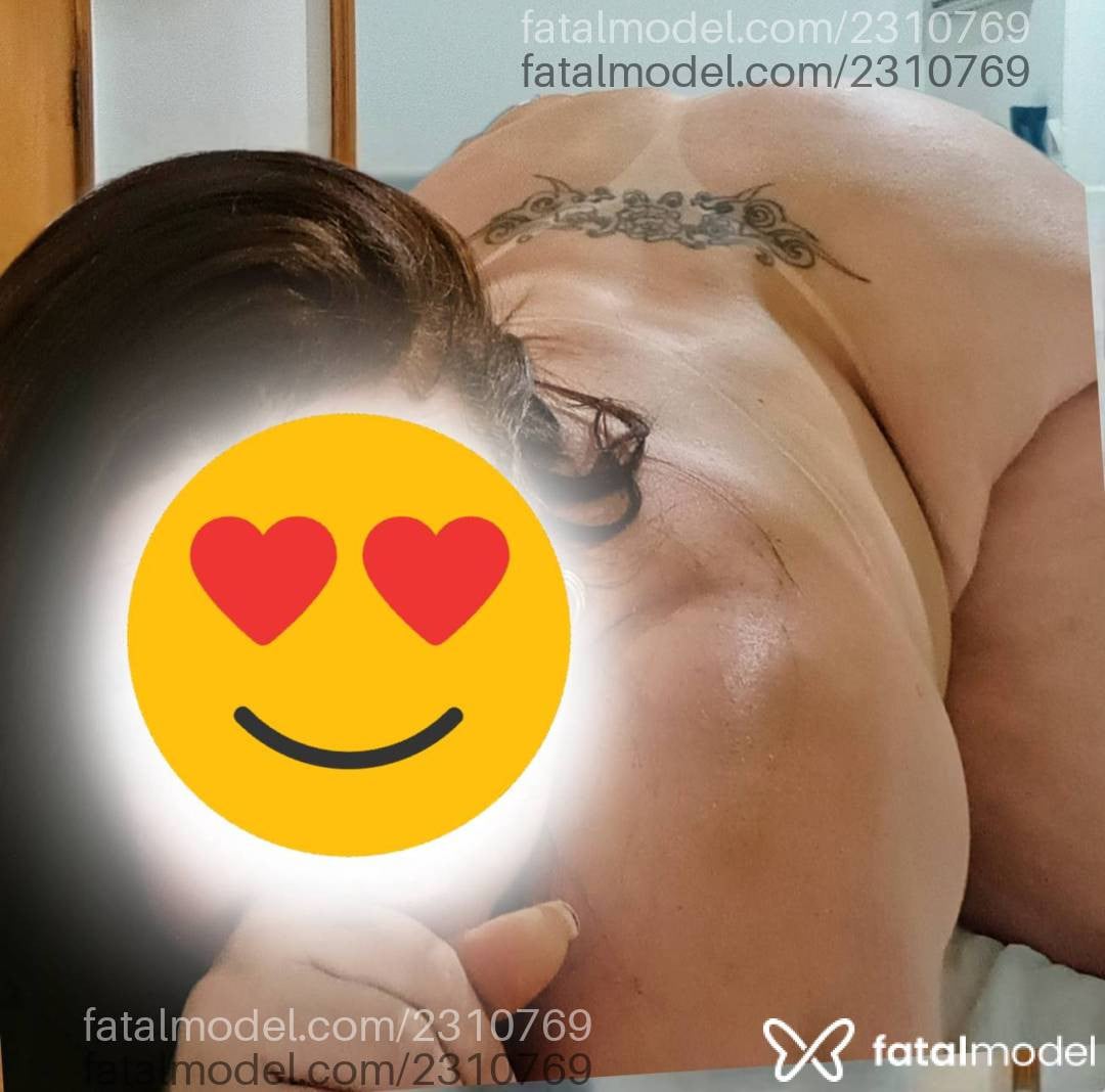 Acompanhante mulher com cabelo castanho de olhos verdes - Bianca